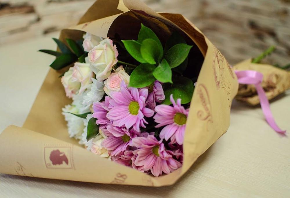 Букет цветов из: Розы и Хризантемы в Урушу