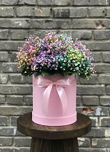 Цветочная композиция из Гипсофила и Розы в шляпной коробке в Урушу