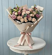 Букет цветов из:  Розы и Лизиантусы в Урушу