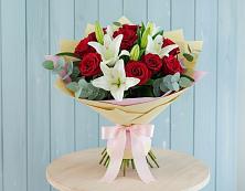 Букет цветов из:  Лилии и Розы в Урушу