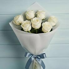 Букет 7 Белых роз Эдлесс Лав в Урушу