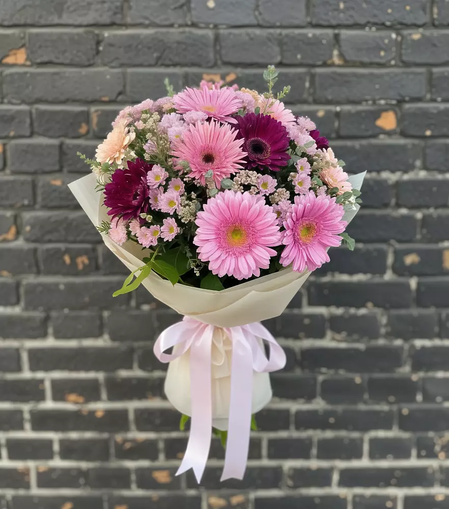 Букет цветов из: Герберы и Хризантемы в Урушу
