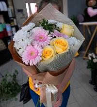 Букет цветов из:  Герберы, Розы и Хризантемы в Урушу