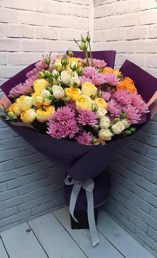 Букет цветов из: Хризантемы и Розы в Урушу