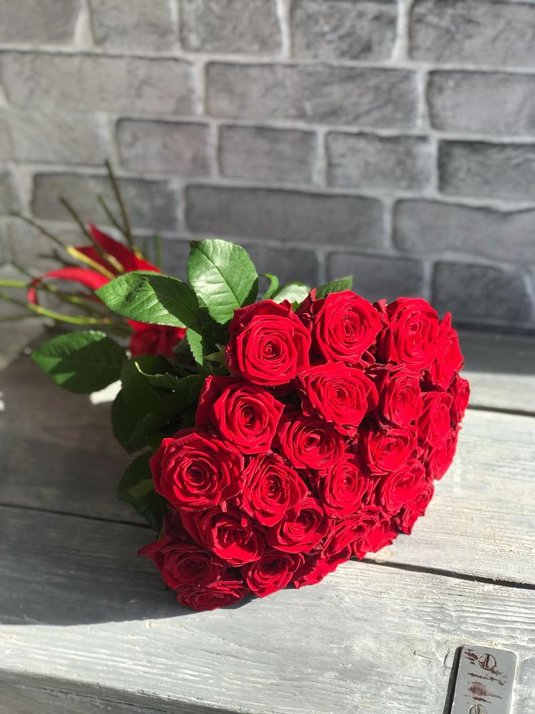 Букет Красные розы Фридом в Урушу