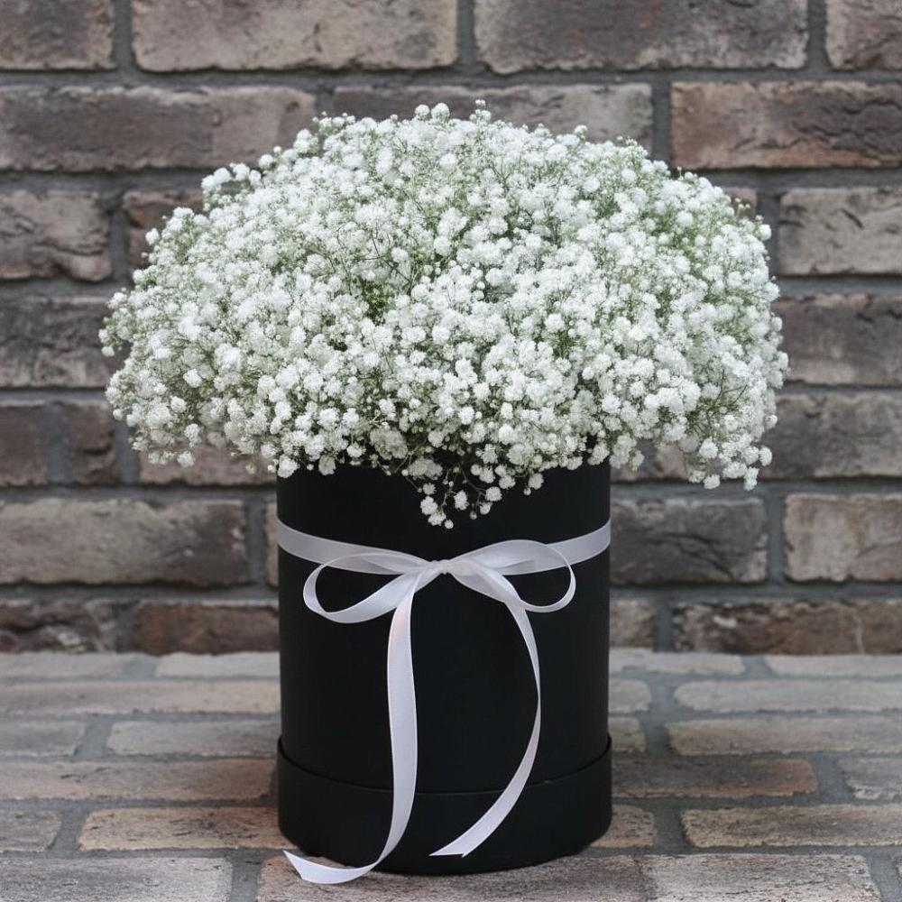 Цветочная композиция из Гипсофила в шляпной коробке в Урушу