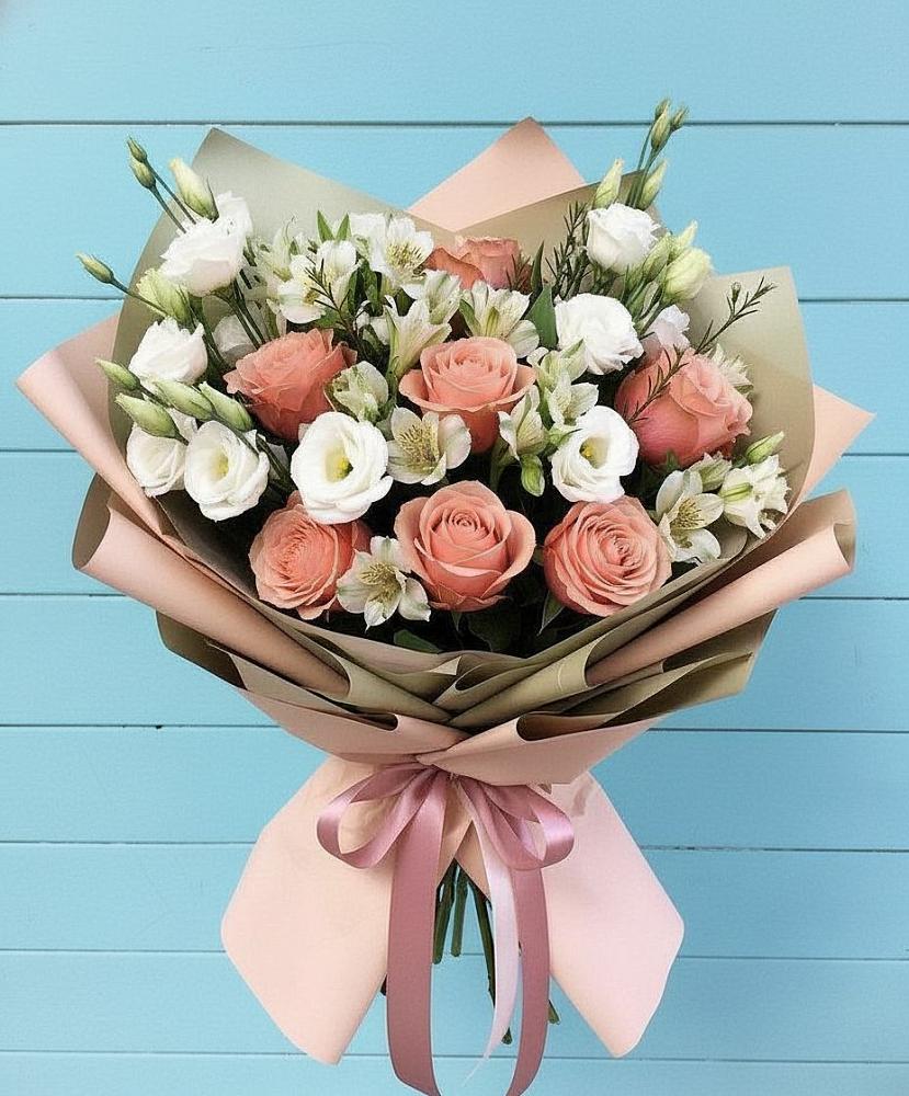 Букет цветов из: Розы, Альстромерии и Лизиантусы в Урушу