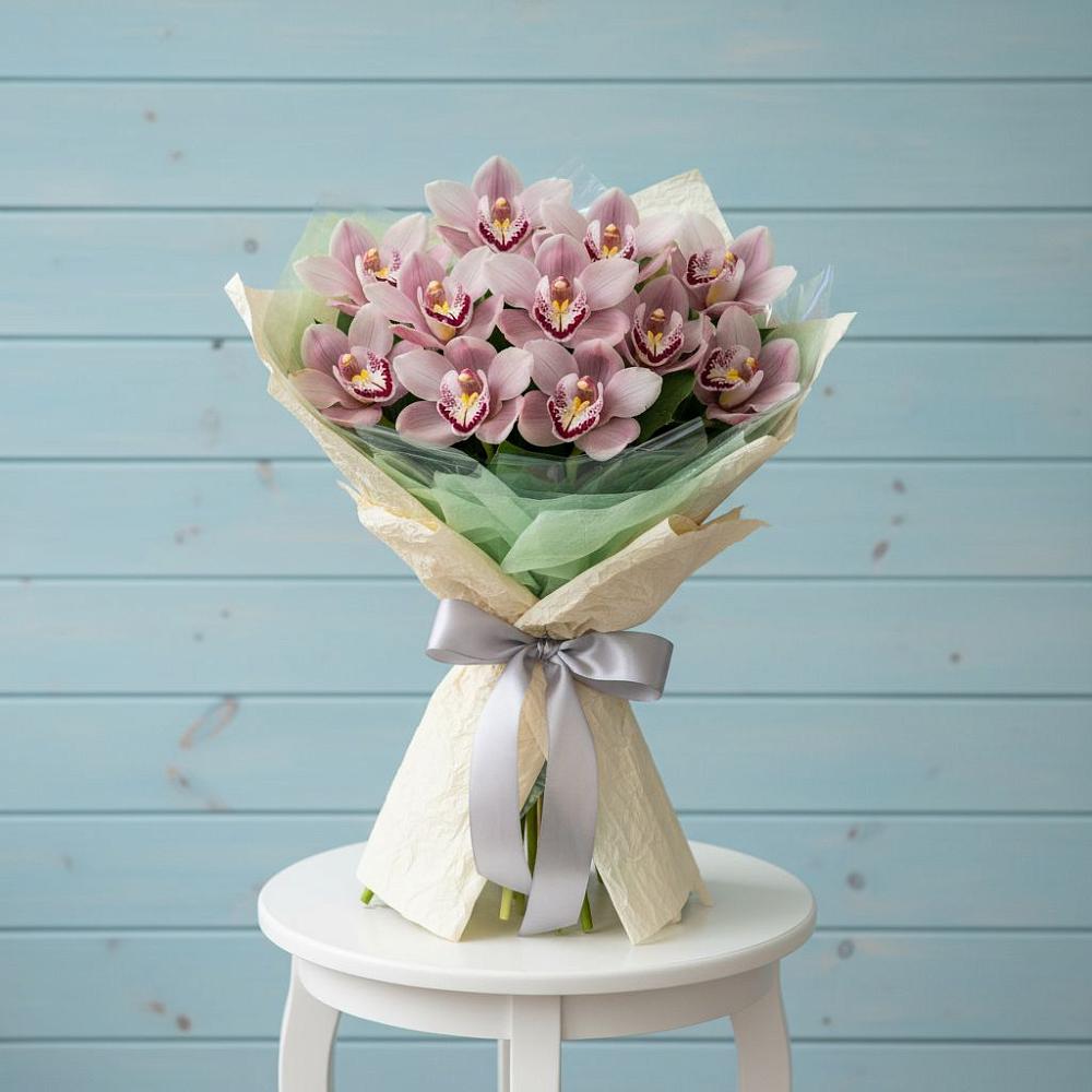 Букет цветов из: Орхидеи и Розы в Урушу