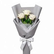 Букет 3 белые розы в Урушу