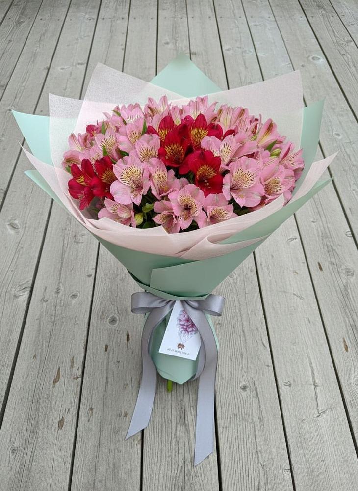 Букет цветов из: Альстромерии в Урушу