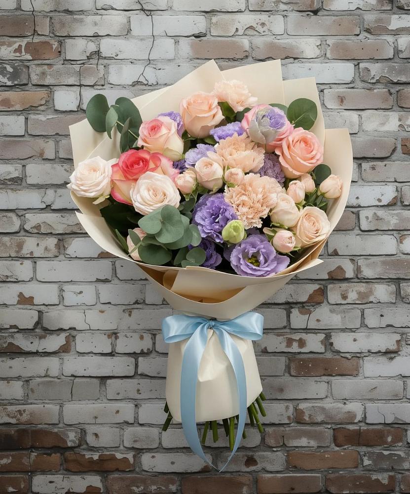 Букет цветов из: Розы, Лизиантусы и Гвоздики в Урушу