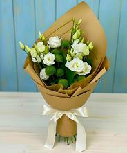 Букет цветов из:  Хризантемы и Лизиантусы в Урушу