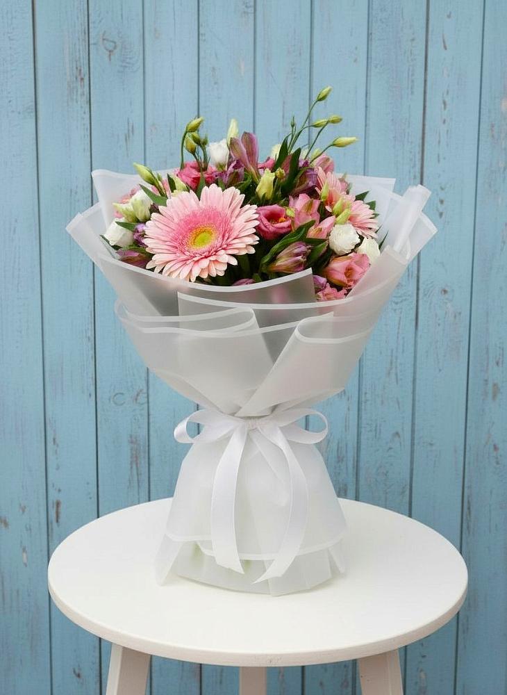 Букет цветов из: Герберы, Альстромерии и Лизиантусы в Урушу