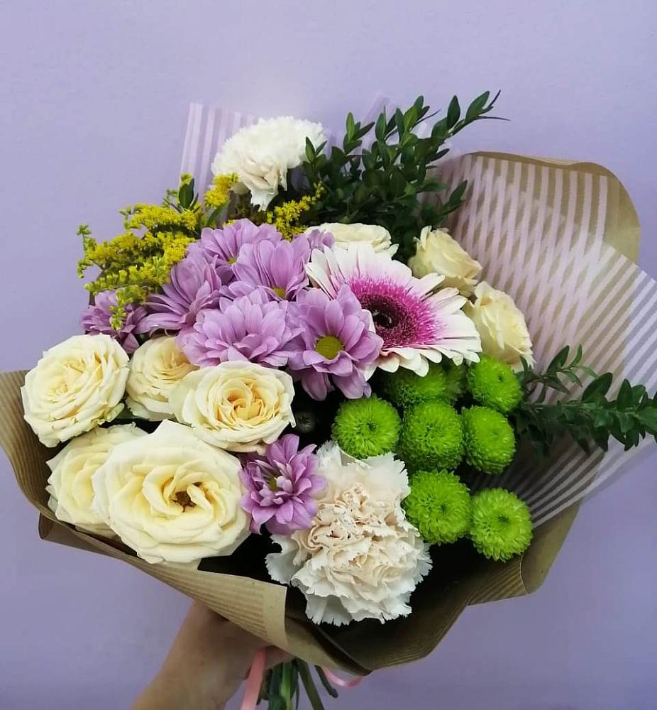 Букет цветов из: Хризантемы, Розы, Гвоздики и Герберы в Урушу