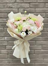 Букет цветов из:  Гвоздики, Розы, Лизиантусы и Хризантемы #REPLACE_PRED# Урушу