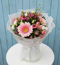 Букет цветов из:  Герберы, Альстромерии и Лизиантусы в Урушу
