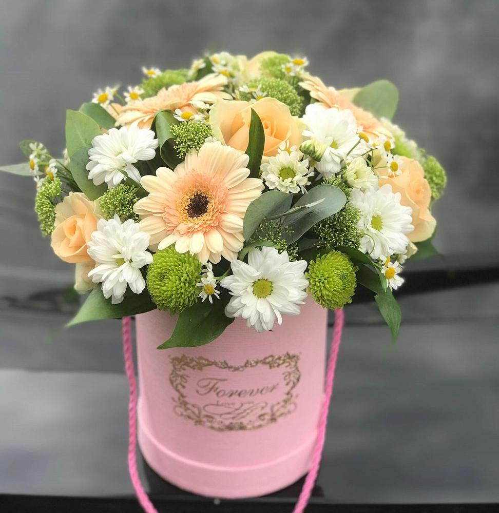 Цветочная композиция из Розы, Герберы и Хризантемы в шляпной коробке в Урушу