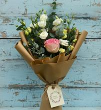 Букет цветов из:  Розы и Лизиантусы в Урушу