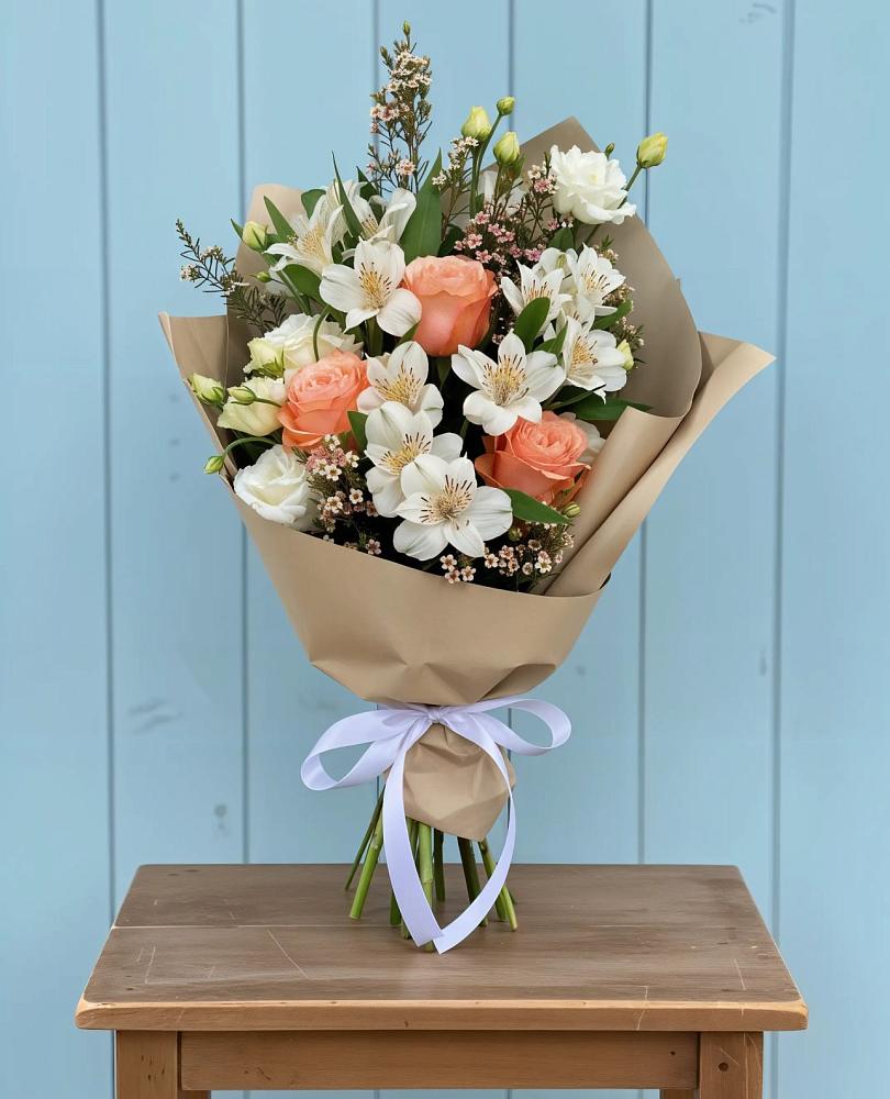 Букет цветов из: Альстромерии, Лизиантусы, Розы и Хризантемы в Урушу