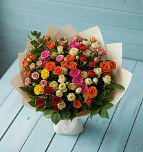 Букет Микс из разноцветных кустовых роз в Урушу